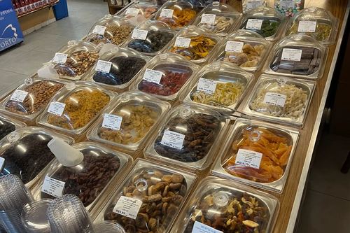 Castanhas e frutas secas a granel